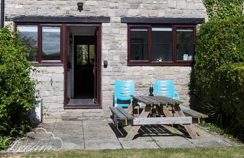 West Bexington Cottage | SEA VIEWS, pet friendly, country holiday cottage in West Bexington