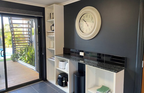 Maslin Beach Apartment | Sea & Wine Couples Retreat