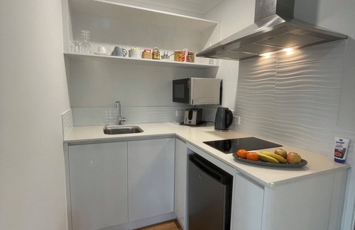 Eglinton Bed & Breakfast | Seabreeze on Allara - A cosy private room in Eglinton with breakfast provided