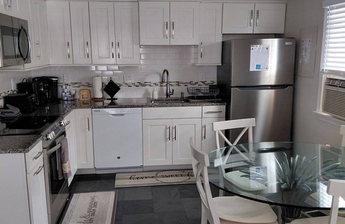 Seabrook Apartment | Seabrook Beach MULTIWEEK/LAST MINUTE DISCOUNT winter rental 12/1-6/15