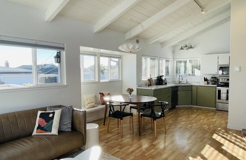 Aptos House | Seacliff Mid Century Cottage 3 Min to Beach: Ocean Views, Deck and Hot Tub