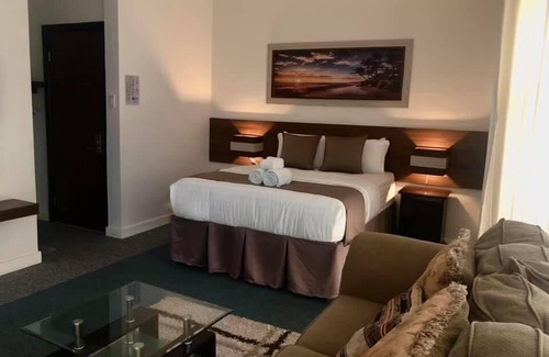 Pinamalayan Hotel | Seacliff Suites Hotel & Resort