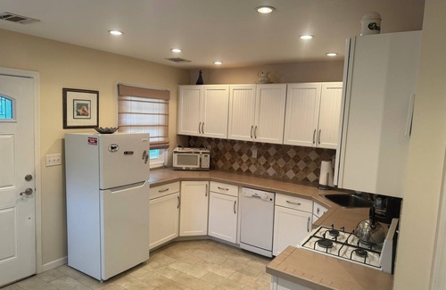 Lavallette Cottage | Seacrest Beach - Lavallette - Cottage B - One Block to Beach!