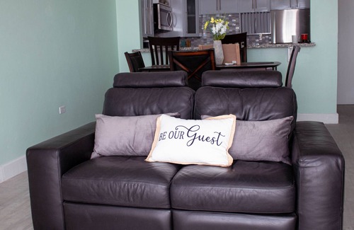 Kingston Apartment | SEAFLECTIONS - Relax, Reflect & Reminisce on the MUSIC, ART and CULTURE.