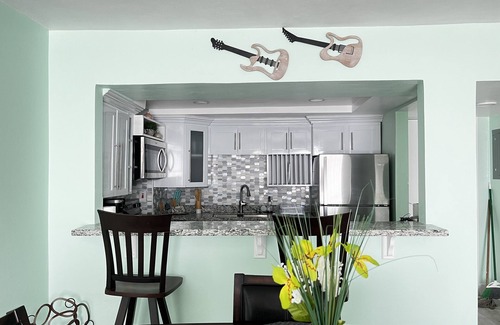Kingston Apartment | SEAFLECTIONS - Relax, Reflect & Reminisce on the MUSIC, ART and CULTURE.