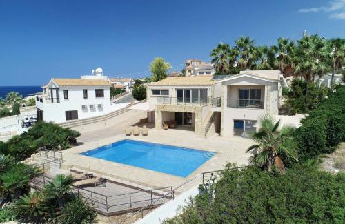 Sea Caves Villa | Seafront 5 Bedroom Villa Paradise in Sea Caves