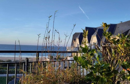 Sables-d'Or-les-Pins Apartment | Seafront duplex in Les Sables d'OR