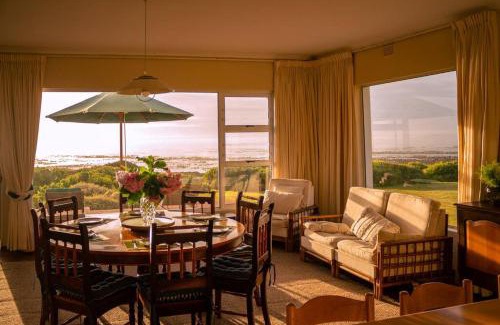 Hermanus House | Seafront Family Getaway, Vermont