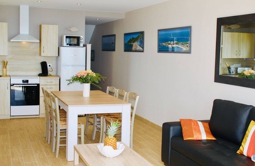 Barneville-Carteret Villa | SEAFRONT, Magnificent 180° Sea View, high Standard, Garden and Private Parking
