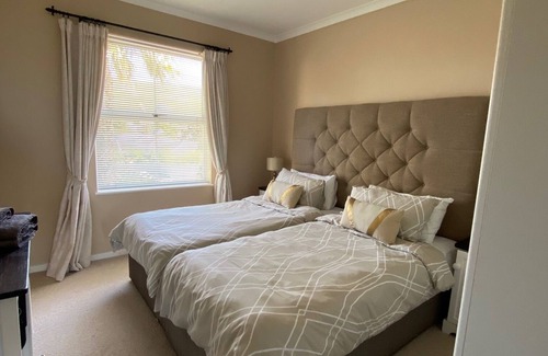 Hermanus City-Centre Apartment | Seafront @ Marine Terrace - views of Walker Bay. Whales, waves and sunrise