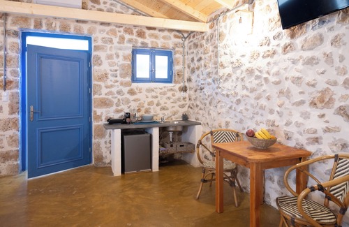 Paralia Vergas Apartment | Seafront retreat Apartment in Almyros, Kalamata