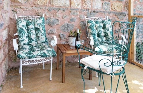 Paralia Vergas Apartment | Seafront retreat Apartment in Almyros, Kalamata