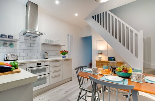 Hythe House | Seaglass Cottage - Two Bedroom House, Sleeps 4