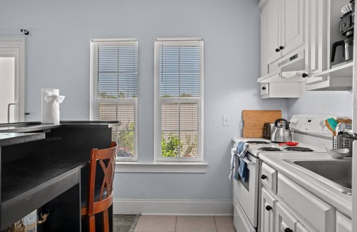 El Centro Beach Apartment | Seaglass Shack: Cozy Studio, Prvt Patio, Dogs OK, FREE Daily Activities, & More!