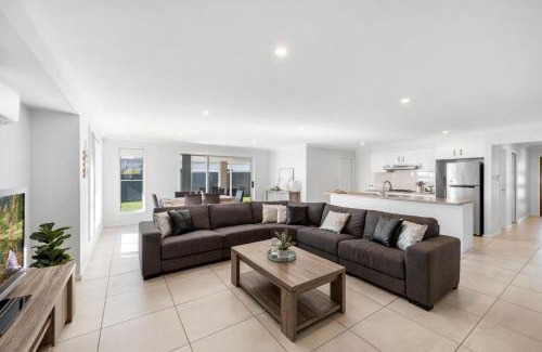 Vincentia House | Seagrass - Belle Escapes Jervis Bay