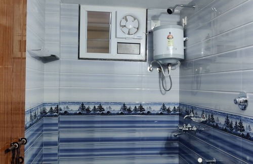 Surathkal Apartment | Seagull - 100mtr from NH66 - 1.2km to d sea - 100mtr to a peaceful natural lake