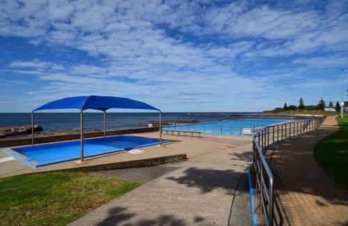 Shellharbour House | Seahaven Beach House - This brilliant beach house sleeps up to 8 adults and 2 children.