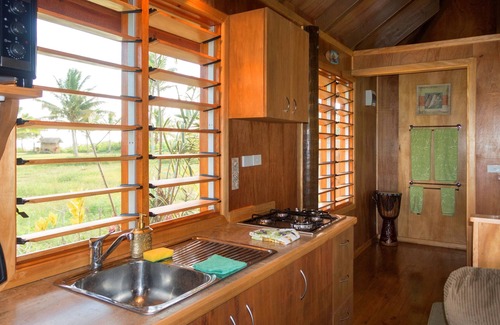 Savusavu Apartment | Seahorse Bungalow - Truly beachfront, unobstructed ocean view, private, clean