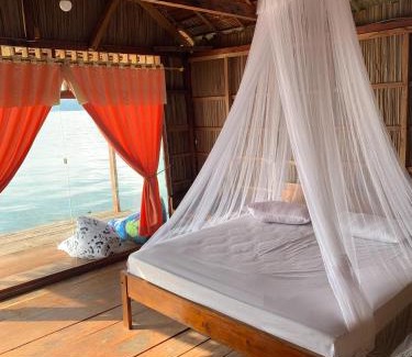 Mansuar Island House | Seahorse Homestay