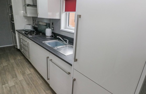 Hasguard Cross Cottage | SEAHORSE RETREAT, family friendly, with hot tub in Broad Haven