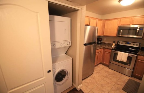 South Shores Condo | Sealion · 35% Off Fall Special - Cute 1 bed/summerlin