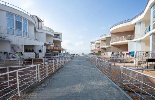 Karolino-Bugaz Apartment | SeaLoft