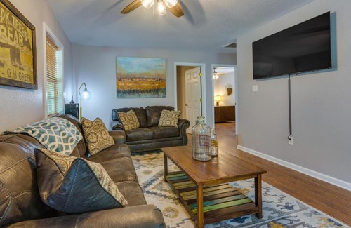 Searcy House | Searcy Vacation Rental with Deck and Water Views!