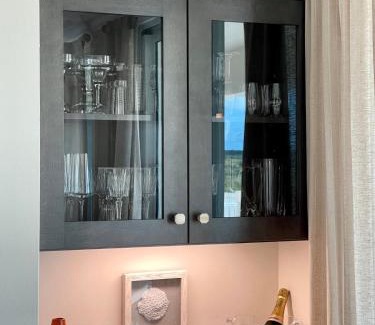 Wheeland Settlement Apartment | Seas the Day TCI -Sonos, Covered Balcony, hot tub