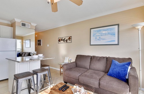 Galveston Condo | Seascape 2305 1 Bedroom Condo by RedAwning
