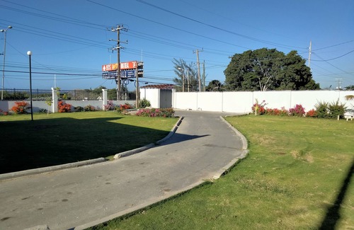 Harbour View House | Seascape Haven By The Harbour near Kingston Airport
