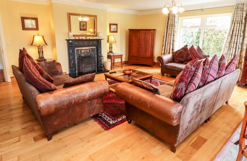 Kenmare Cottage | SEASCAPE LODGE, family friendly in Kenmare, County Kerry