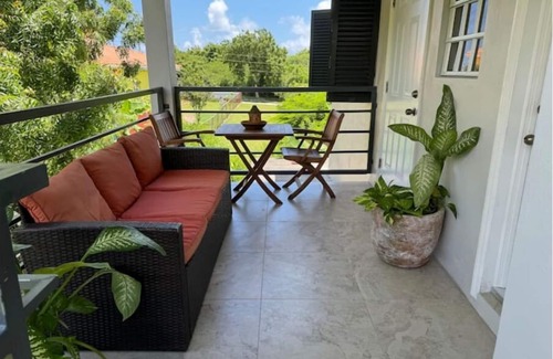 Saint George Parish Apartment | Seascape Modern Apt Near Airport