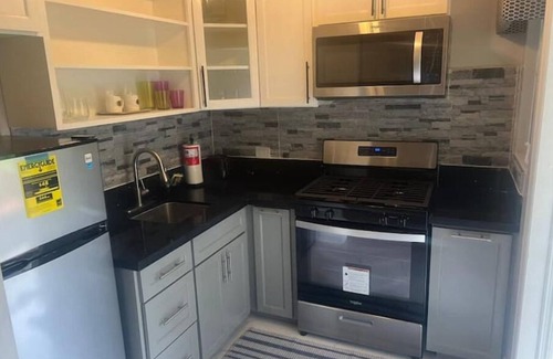 Saint George Parish Apartment | Seascape Studio Near the Airport is modern & suitable for business or vacation
