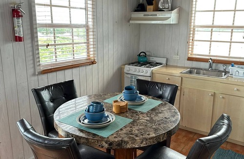 Black Point Cottage | Seashell Cottage with breathtaking views! Near Swimming Pigs.