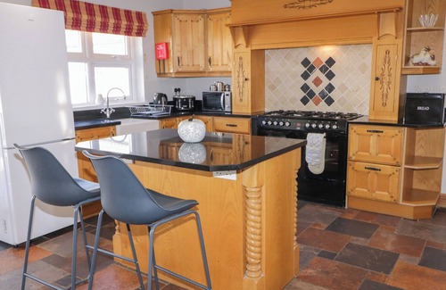Castlerock House | SEASHELLS, family friendly, country holiday cottage in Castlerock