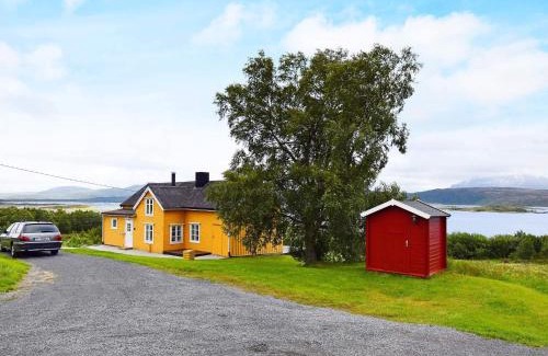 Hamaroy House | Seaside Charm in Hamaroy-By Traum