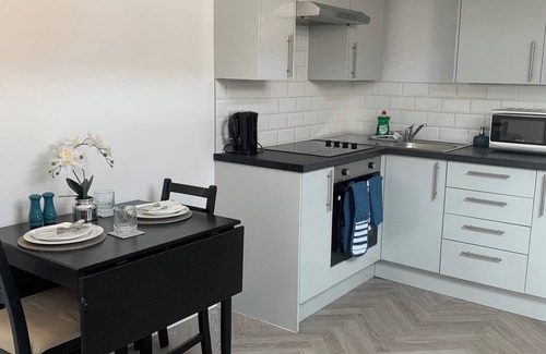 Leigh-on-Sea Apartment | Seaside Chic Loft Apartment in Leigh-on-sea