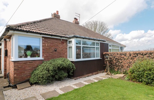 Scarborough Cottage | SEASIDE COTTAGE, pet friendly, country holiday cottage in Scarborough