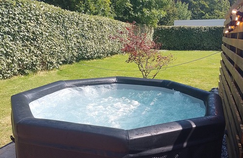 Senneville-sur-Fecamp House | Seaside gite with pool table, parking + (outdoor jacuzzi in summer)