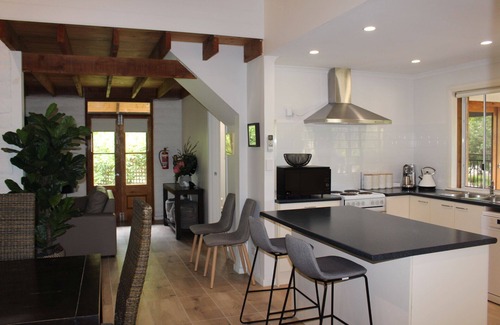 Brownlow Ki House | Seaside Garden Cottages-All 3 Cottages,up to 24 guests, 9 bedrooms,5 bathrooms