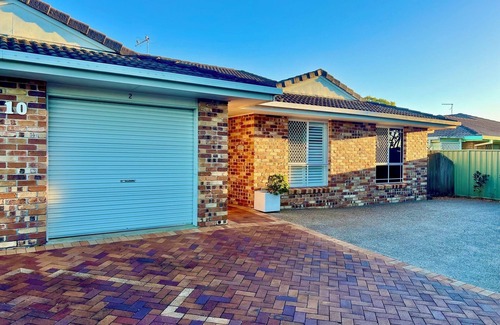 Victoria Point Villa | Seaside Getaway - 5 Min Stroll to Sandy Beach