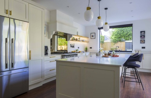 Boscombe Cottage | Seaside glamour- steps from the beach - Oceans Reach