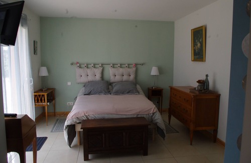 Portbail House | Seaside guest room 1