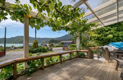 Okiwi Bay House | Seaside Holiday Haven