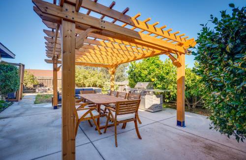 Mescal Corridor NW House | Seaside Home with Hot Tub and Patio Close to Beaches!