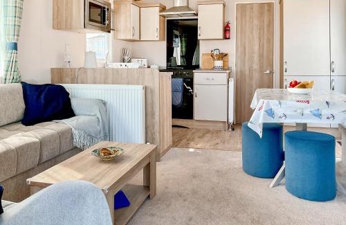 Blue Anchor House | Seaside Jollys