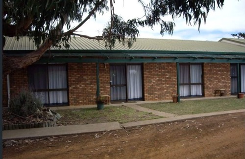 Kingscote Apartment | Seaside Lodge-Esplanade/Buller in Kingscote-pay half now then half on arrival