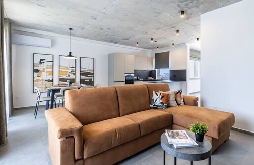 St. Andrew's Apartment | Seaside Luxury in Pembroke, St. Julians