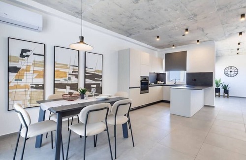 St. Andrew's Apartment | Seaside Luxury in Pembroke, St. Julians