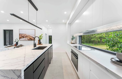 Noraville House | Seaside Manor - Walking distance to Beach